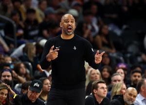 乌度卡谈末节防守阵容：那能让我们更好地有机会遏制对手的攻势