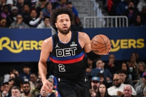 坎宁安第三节单节7助攻 三节结束已19分9板11助准三双