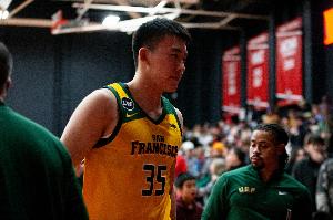 带着镣铐跳舞！王俊杰8中7砍生涯第二高19分 填满数据栏难挽败局