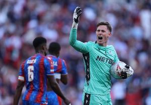 迪恩·亨德森15次面对点球扑出5粒，33.3%扑点率并列英超历史第一