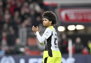 图片报：多特大概率续约阿德耶米以防免签离队，当前报价无解约金