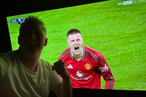 铁杆魔迷！施魏因斯泰洛晒握拳自拍庆祝舍什科进球：Yes!!!