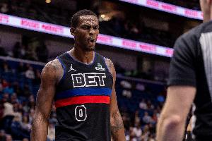 超高效两双难救主！杜伦13中10拿下25分14板1助2断 7前场板