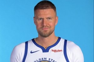 队记：波尔津吉斯因病未随队前往新奥尔良 将至少缺席2场比赛