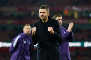 阿什利·扬：卡里克为球员建立了信心，让他们能放开手脚去踢