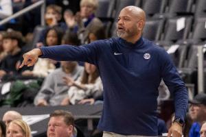 马刺投进18记三分？活塞主帅：他们突破分球创造了机会 值得称赞