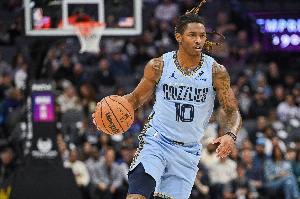 小伙子打得不错！48号秀斯莫尔替补25分钟砍21+6+9 三分5中4