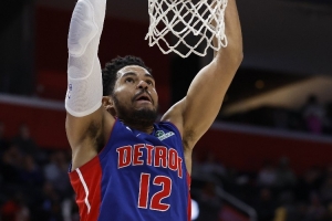 梦回巅峰！？？托拜亚斯·哈里斯一条龙硬吃哈珀 随后隔扣尚帕尼