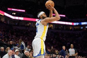 穆迪近5战场均贡献18.2分3.8板2.8助 投篮命中率50% 三分39%