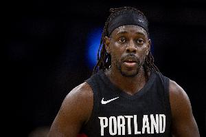 老将可以了！霍勒迪17中9拿下全队最高22分外加3板4助 5失误略多