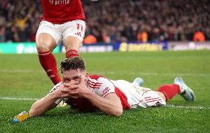 斯科尔斯、巴特谈约克雷斯：不认为他很强，但至少他很拼