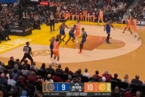 手感开得挺早！哈登反击胯下接撤步 迎着布伦森干拔三分命中！