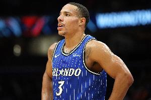 关键三分球反超！贝恩19中9拿下22分1板6助1断 末节12分