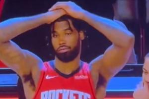 伊森赛后着急询问文威伤情 听到后双手抱头非常沮丧！