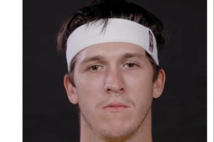 湖人自媒体谈球队错失绝杀：奥斯汀·里夫斯本可以帮我们赢得比赛