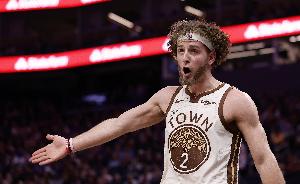 这是转型中锋了？波杰姆斯基连续两场抢下15个篮板