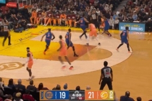 喂得很舒服！哈登击地妙传 贾勒特·阿伦顶着人挑篮打成2+0！