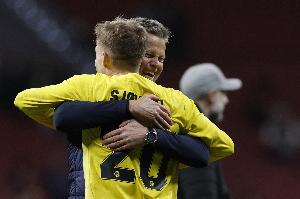 欧冠对五大联赛球队4连胜，上次做到的非五大联赛球队是阿贾克斯