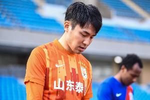 只待官宣！德转显示泰山球员吴兴涵租借津门虎，租期至12月31日