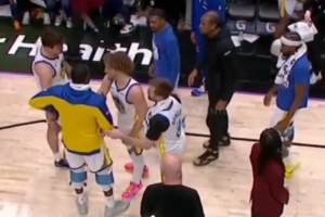 我在这呢！波杰和波斯特暂停时有点小争执 追梦拉两人劝架