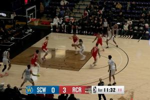 训练时摔到背了！队记：杨瀚森背部拉伤 赛前决定退出今日比赛