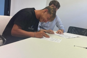 斯基拉：尤文计划与15岁边锋皮皮托签职业合同，他已参加U17比赛