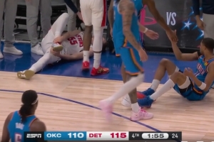 有点危险！阿隆·维金斯垫脚邓罗被吹一级恶意犯规！