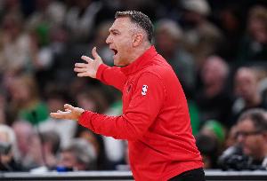 猛龙主帅：为球队的拼劲感到骄傲 要找到终结比赛的办法