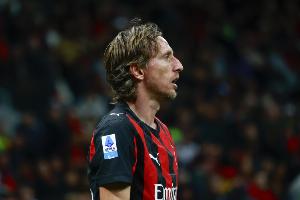 莫雷托：米兰的教练、队友和管理层都在劝说莫德里奇续约