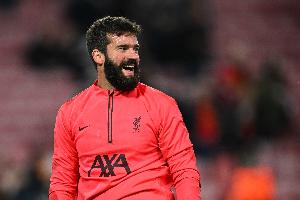 记者：如果收到对阿利松的高额报价，利物浦需要好好考虑