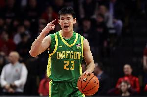 微波炉！林葳替补登场19分钟 前两投不中后六投五中高效砍下13分