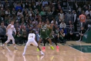 外线开炮！基翁·埃利斯横移加长两分再中 帮助骑士占据主动