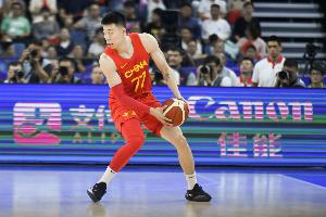 记者：中国男篮的锋线在联赛被练成了工兵 变成国足一样的锋无力
