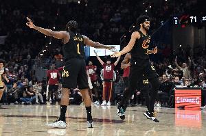 阿伦：哈登的拇指看起来跟我手指骨折时一样 我当时就感觉不妙