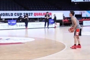 富永启生踩场手感不俗！媒体人：典型神经刀射手  需重点“照顾”