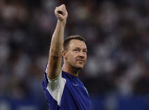 电讯报：特里因此前种族歧视等场外新闻导致他难以回切尔西任职