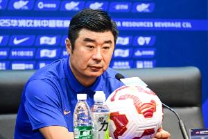 记者：目前泰山队的33人名单，能稳定出场的可能在20人左右