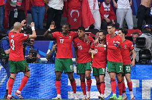 葡媒：葡萄牙队在世界杯开幕前，将与智利队踢热身赛