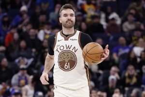 团队篮球！勇士全场送出37次助攻 9人轮换8人有助攻入账