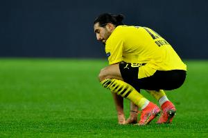 埃姆雷·詹：单场丢4球就很难在欧冠附加赛晋级 我们感到非常受伤