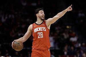 乌度卡：当申京扎实完成挡拆 我们的进攻就会再上一个台阶