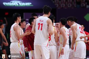 媒体人：3位裁判努力了但篮球不说谎 黑夜无论怎么悠长白昼终到来