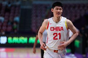 兢兢业业！胡金秋上半场3投全中 拿到6分正负值-9