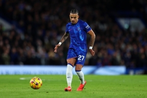 古斯托：我们队最适合踢前锋的后卫就是我；查洛巴在网上最活跃