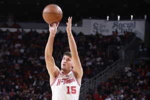 谢泼德狂甩16记三分 创后哈登时代火箭球员单场出手三分第3多！