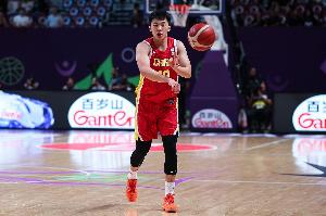 解说：进攻端想念王俊杰的一场比赛 真不希望我们总是憋屈死的