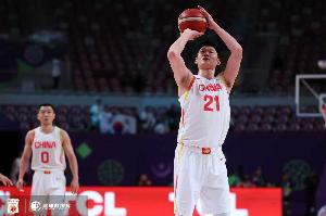 媒体人：今天再黑也黑不过02年世界杯韩国 关键是中国队拯救自己