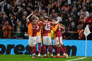 将战利物浦/热刺！加拉塔萨雷近14个欧战客场仅取得1胜3平10负