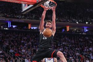 生涯第11次三双！申京三节12中8拿下24分12板10助2断2帽