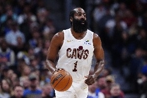 每支球队刚得到哈登后表现都很棒 但蜜月期能有多久&结局会怎样？